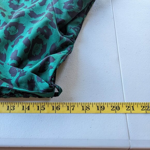 Leopard print dress with midi pleated skirt, lightweight wrinkle-free fabric - Picture 8 of 15